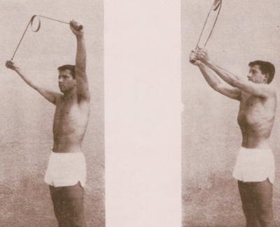 Aufrichtung des Brustkorbes
<br />
<br />Bildquelle: Bali-Olympics